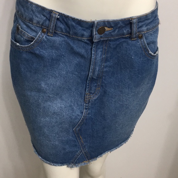 Bluenotes Dresses & Skirts - Bluenotes Denim Skirt Medium 32 Waist No Stretch